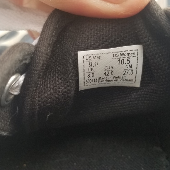 VANS - Picture 2 of 5